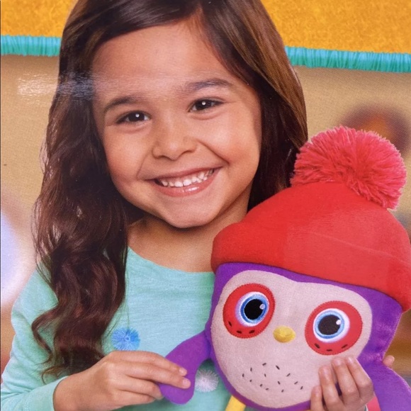 Becca's Bunch Becca Talking Plush Soft Toy With 5 Phrases & 2 Songs, Stands 13" - Picture 3 of 9